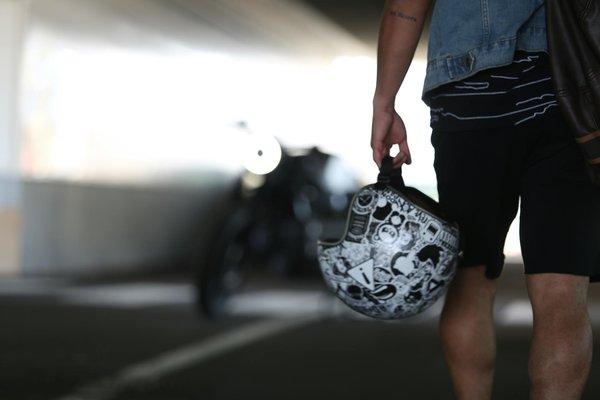 Comment les mouvements de la population affectent-ils la demande pour les véhicules utilitaires?